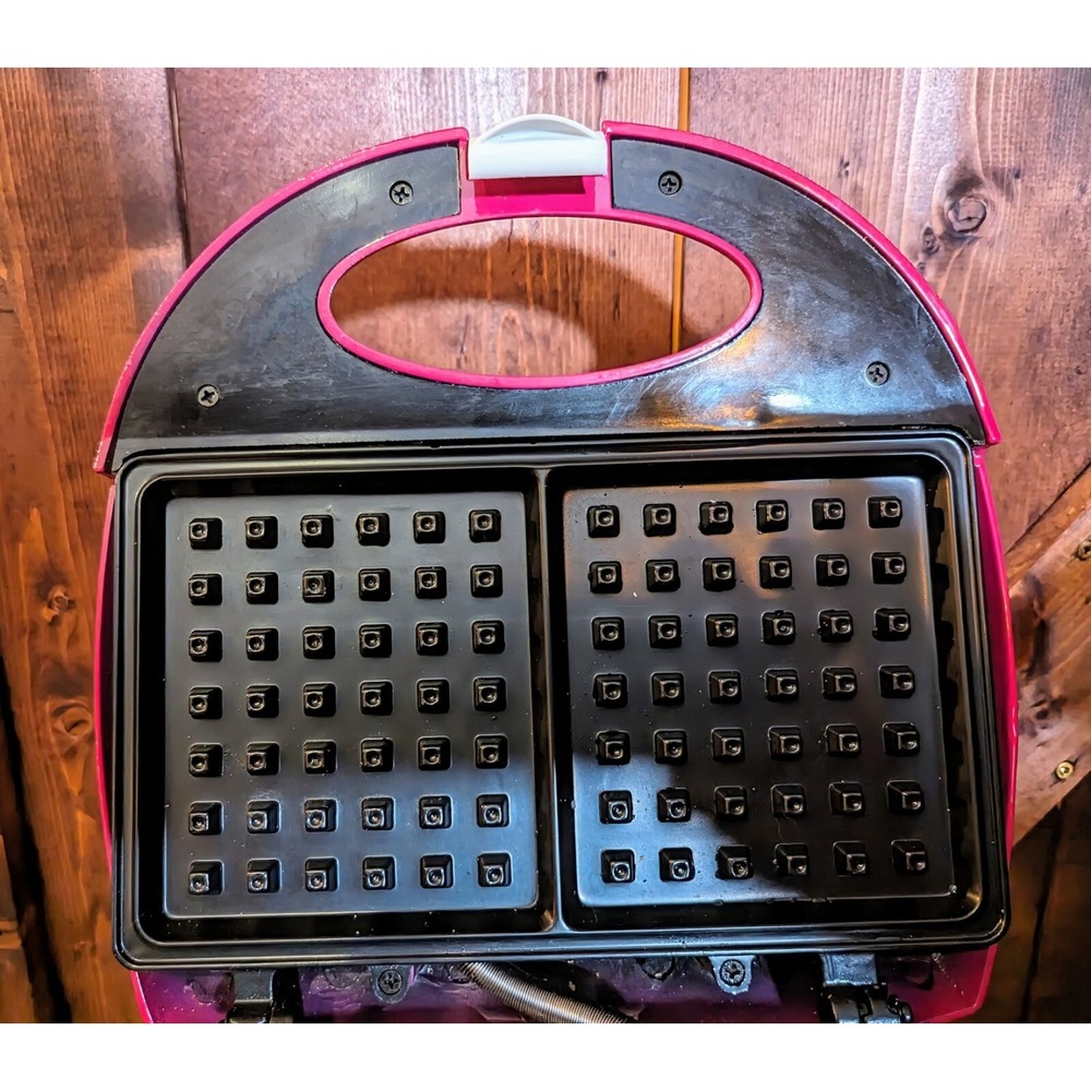 Vintage George Foreman Waffle Maker Nonstick GFW0036PT Pink Retro Kitchen Decor - Picture 4 of 13